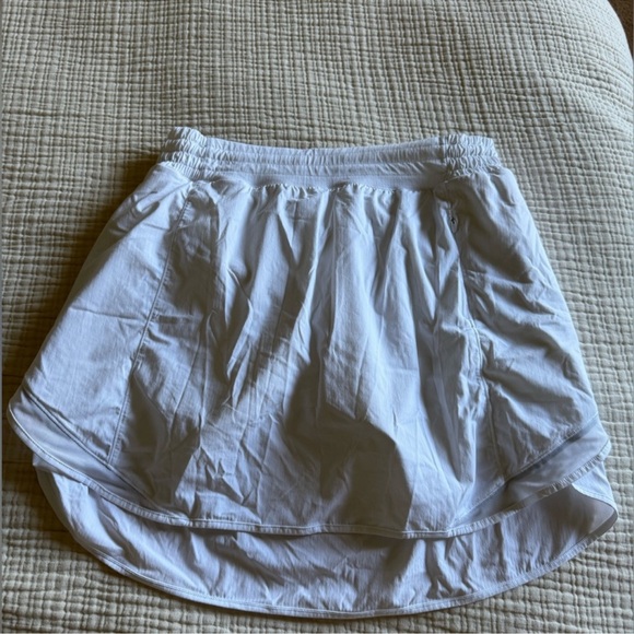 lululemon hotty hot tennis skirt - Picture 5 of 8